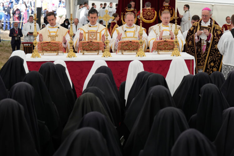 What to know about the schism by traditionalist Catholics who defied Pope Leo XIV